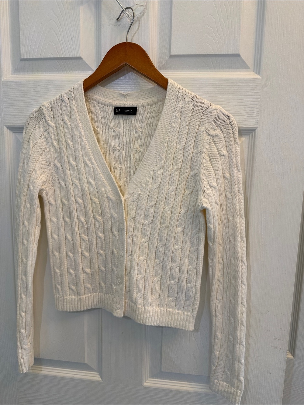 GAP 100% Cotton Soft White/Cream Cable-Knit V-Neck Button Cardigan (NWOT)
